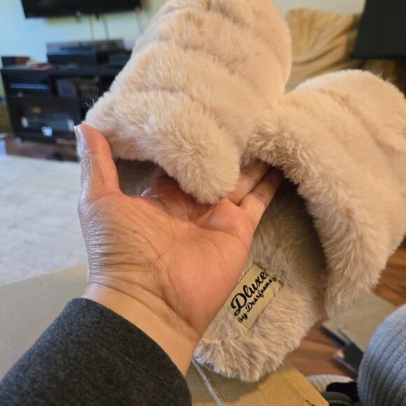 Pink slippers - Picture 2 of 3